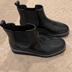 Shiney Pleather hottie Steve Madden